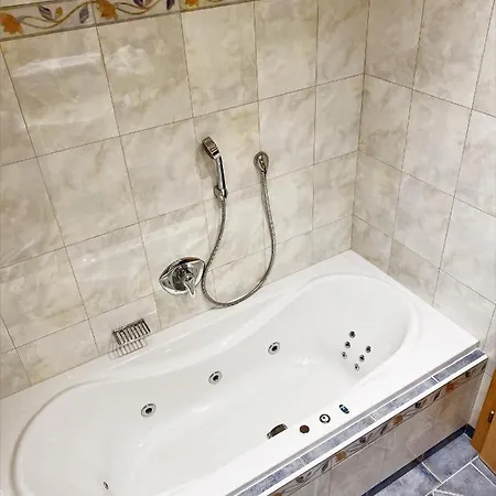 מלון Hotel.pension.golingen