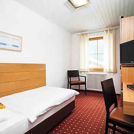 Hotel.pension.golingen מלון גולינג אן דר זלצאך