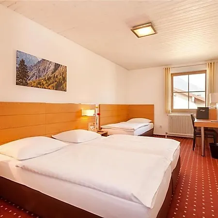 Hotel.pension.golingen מלון 3*